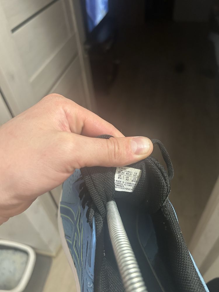 Кросівки Asics 44
