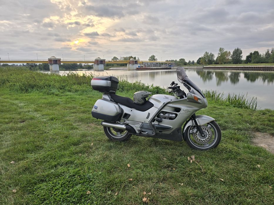 Sprzedam lub zamienie Honda st1100 pan european