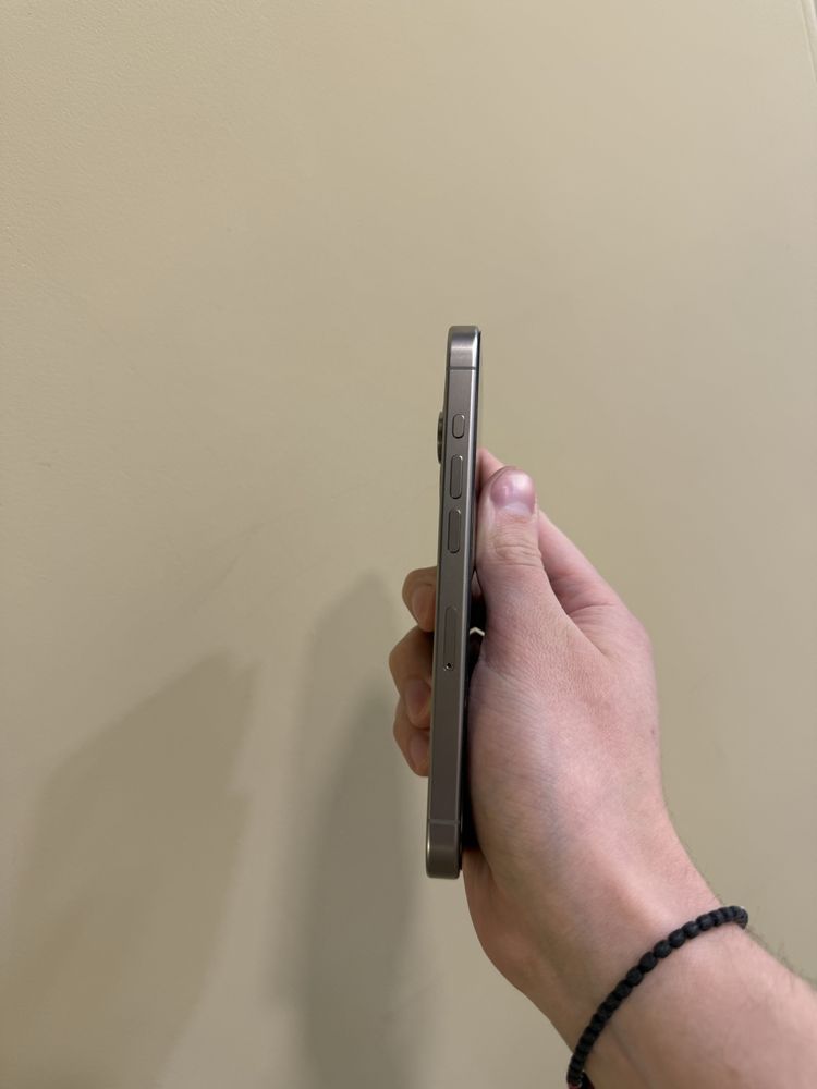 Б/у Iphone 15 Pro 128 Natural Titanium всі деталі рідні