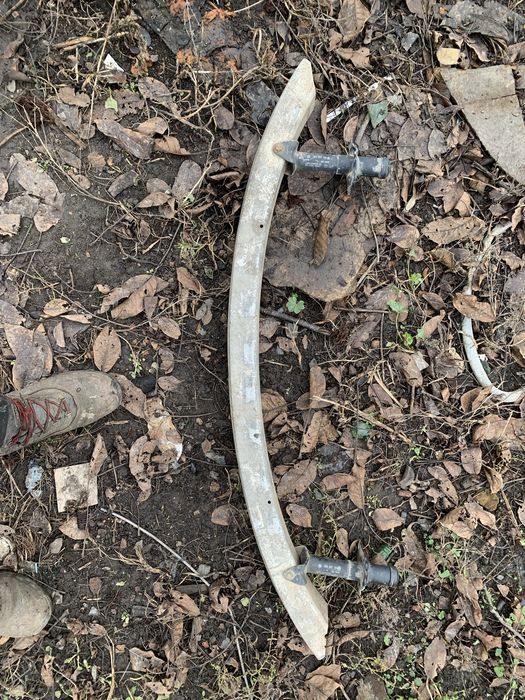 Підсилювач переднього бампера Пассат б5 дорест