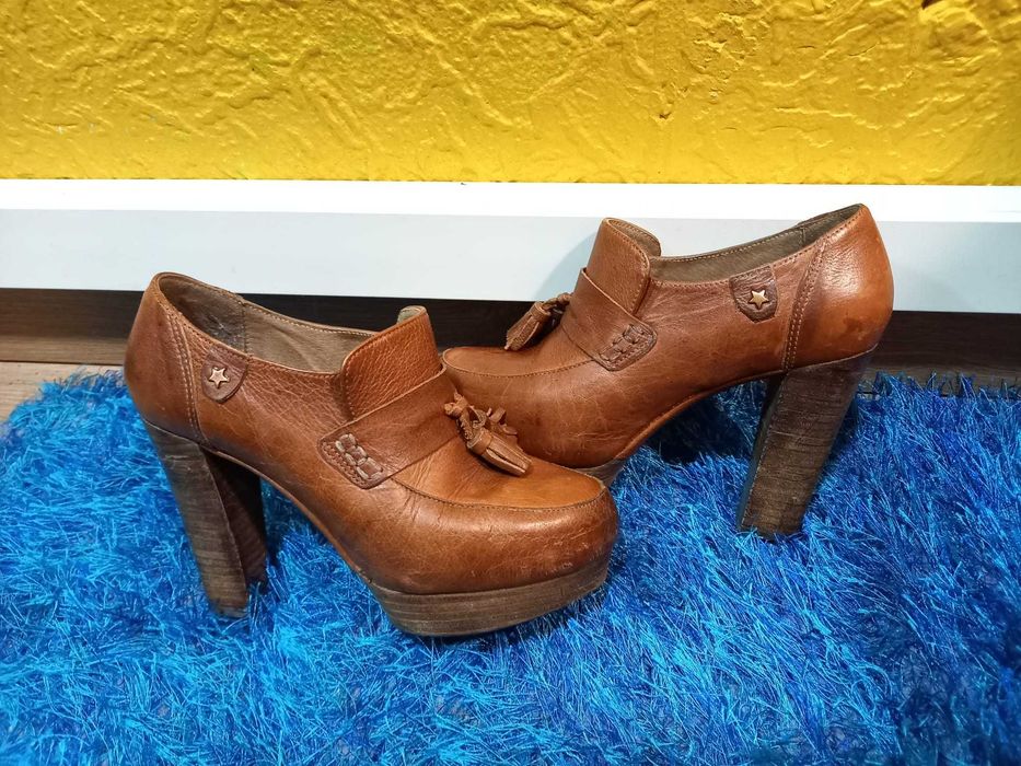 Sapatos Cubanas Nº38