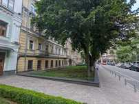 Продажа фасадного помещения. Золотые Ворота. Под Банк. Стоматологию
