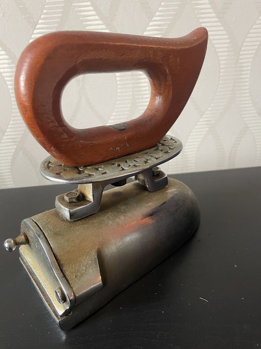 Stare zabytkowe ŻELAZKO Z DUSZĄ z XVIII wieku Poznań