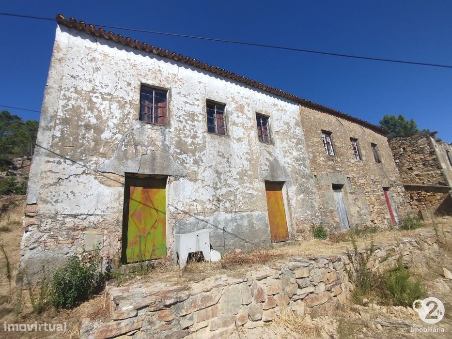 Moradia para Renovação Total com Grande Potencial – Amêndoa, Mação