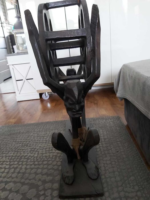 Stojak na wino rzeźba Afryka