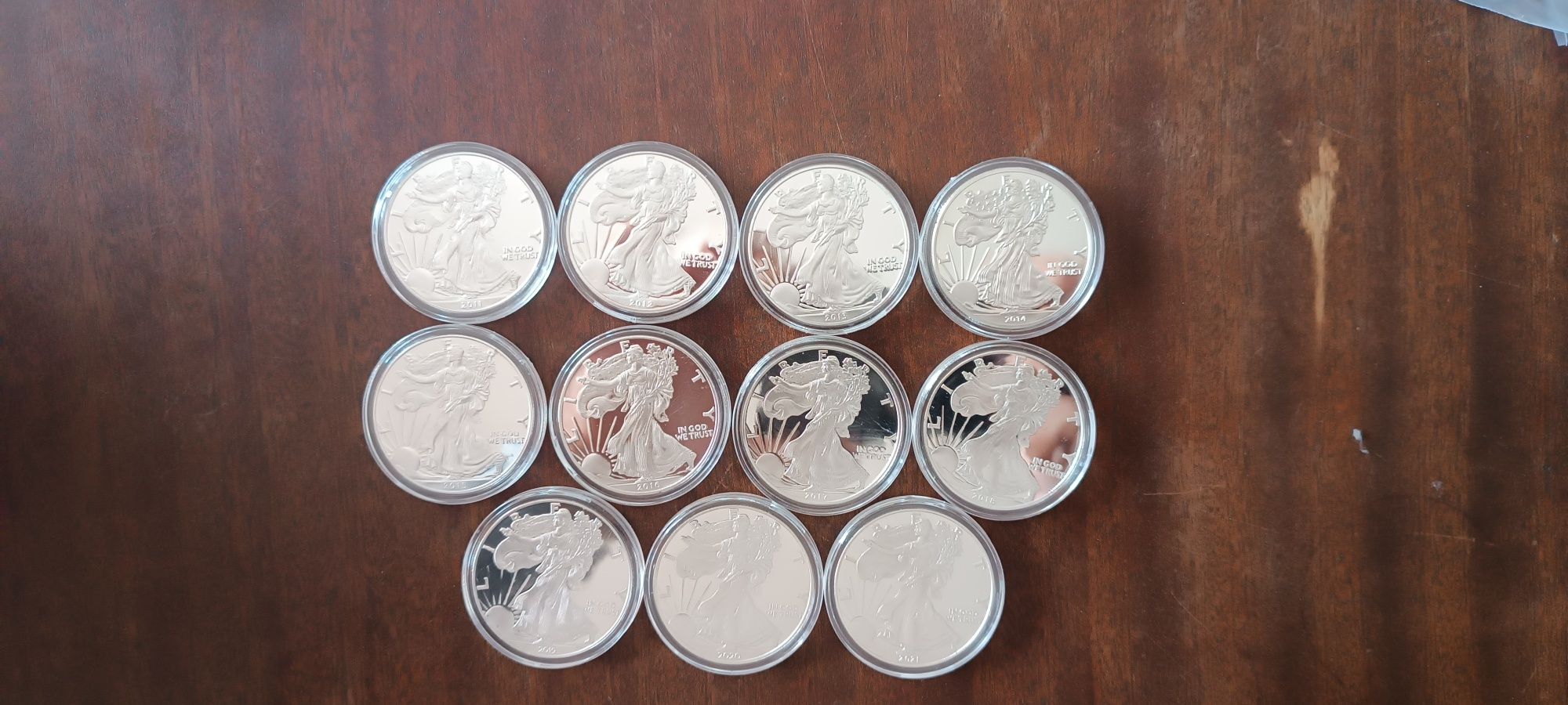 LIQUIDAÇÃO! Moedas de Silver Dollar (CÓPIAS). VÁRIOS ANOS SEGUIDOS. Nã
