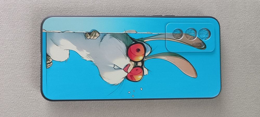 Oddam za darmo  etui na telefon