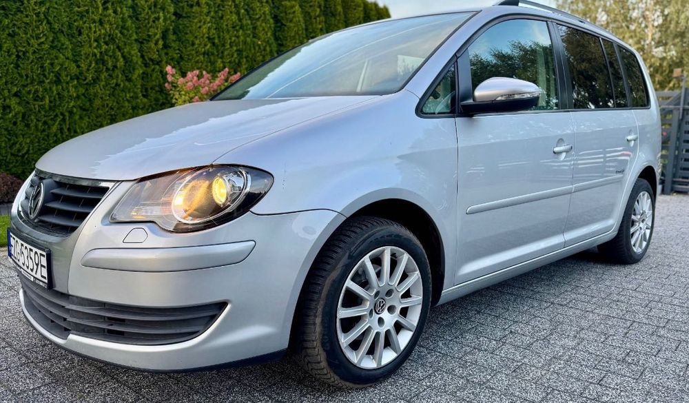 Volkswagen Touran 2010р 2.0 TDI