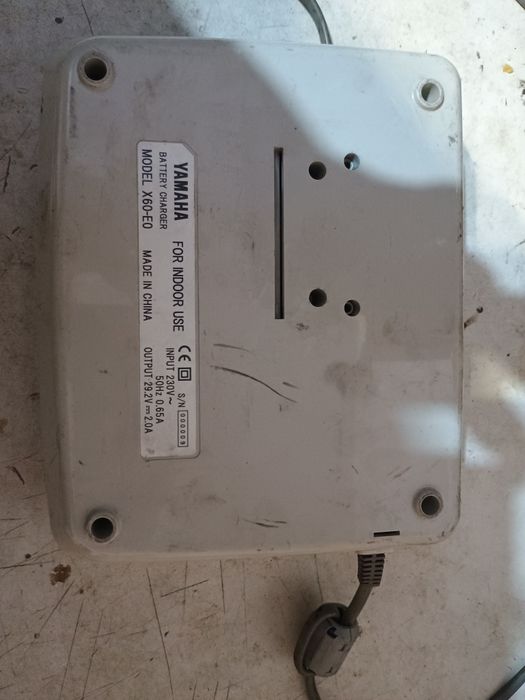 Sprzedam ładowarkę do rowera elektrycznego