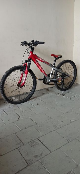 Trek велосипед на 26 колёсах.