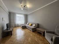 Продам 2 комнатную квартиру 56м2 пл.Павловская,2. Центр Харькова