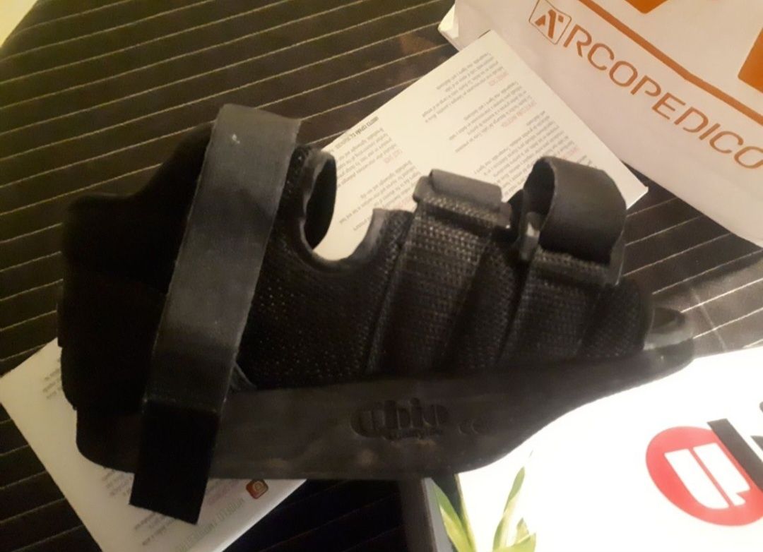 Sapatos Barouk, com 3 meses de uso Kit pós-operatório joanetes (2 sapa