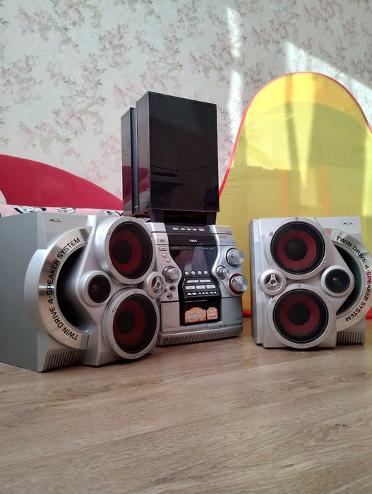 Дуже потужний 1000 Вт муз центр с сабвуфером ( Блютуз / AUX ) Саб