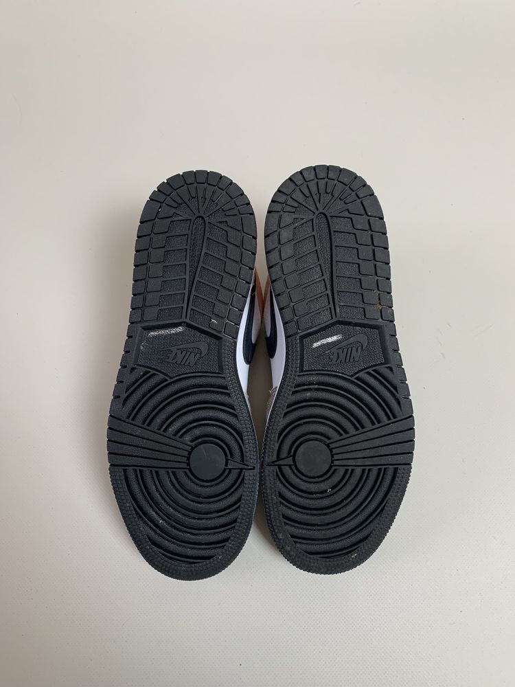Кросівки Nike air jordan розмір 36 23 см