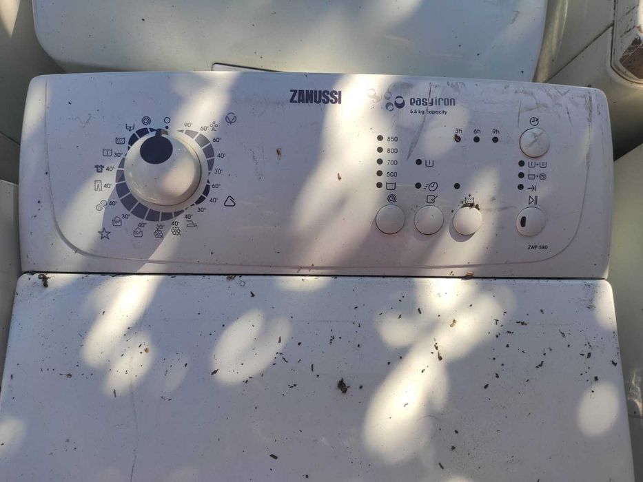 Продам по запчастям стиральную машину Zanussi.