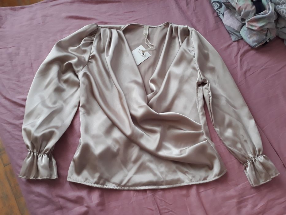 Bluzka połyskująca satynowa kopertowa nowa damska S-M