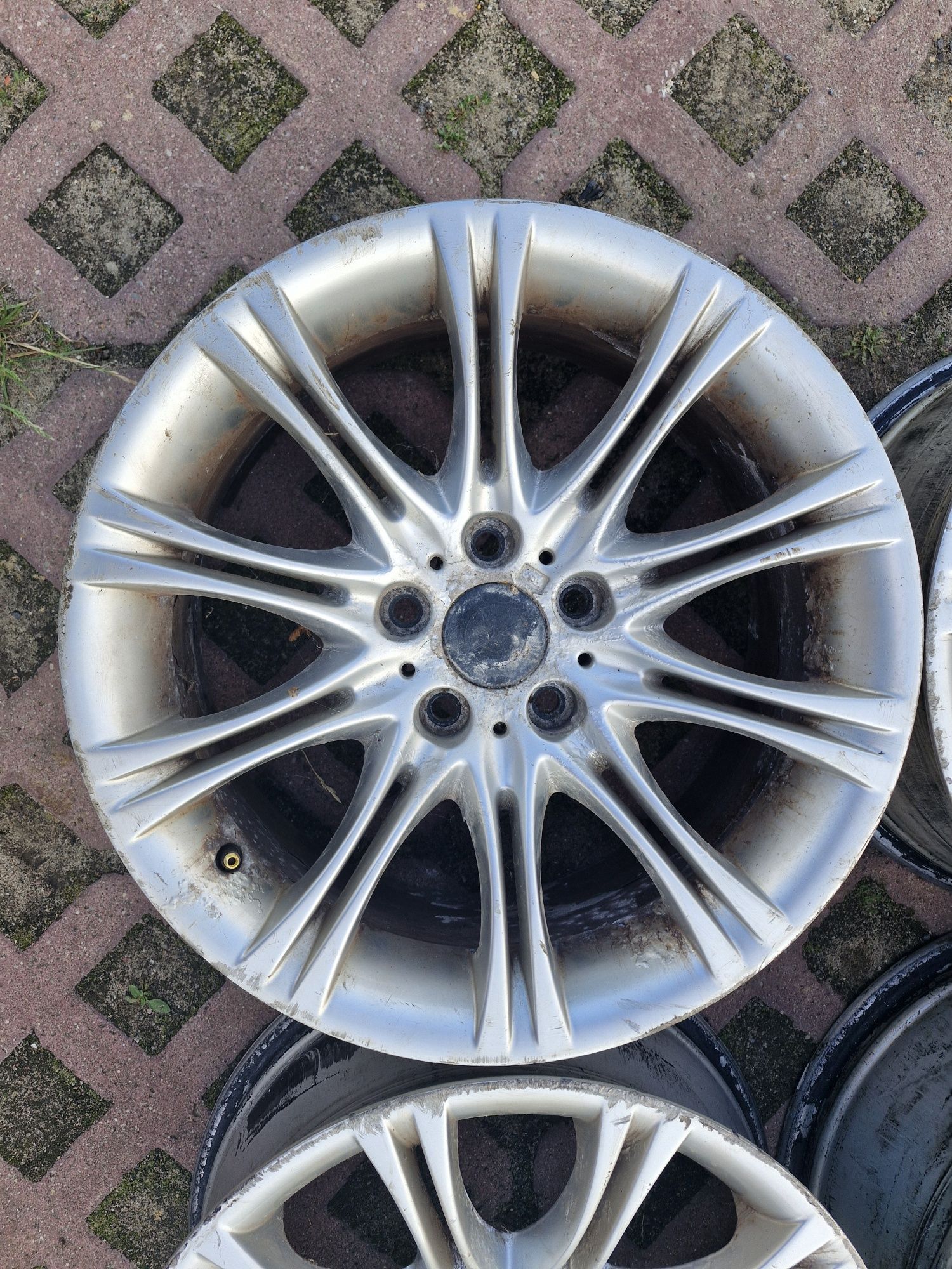 Bmw e60 2009r styling 135 et20 8j alufelgi