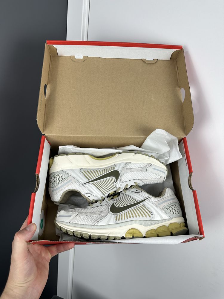 Оригінал Кросівки  Nike Zoom Vomero 5 FV0397-001