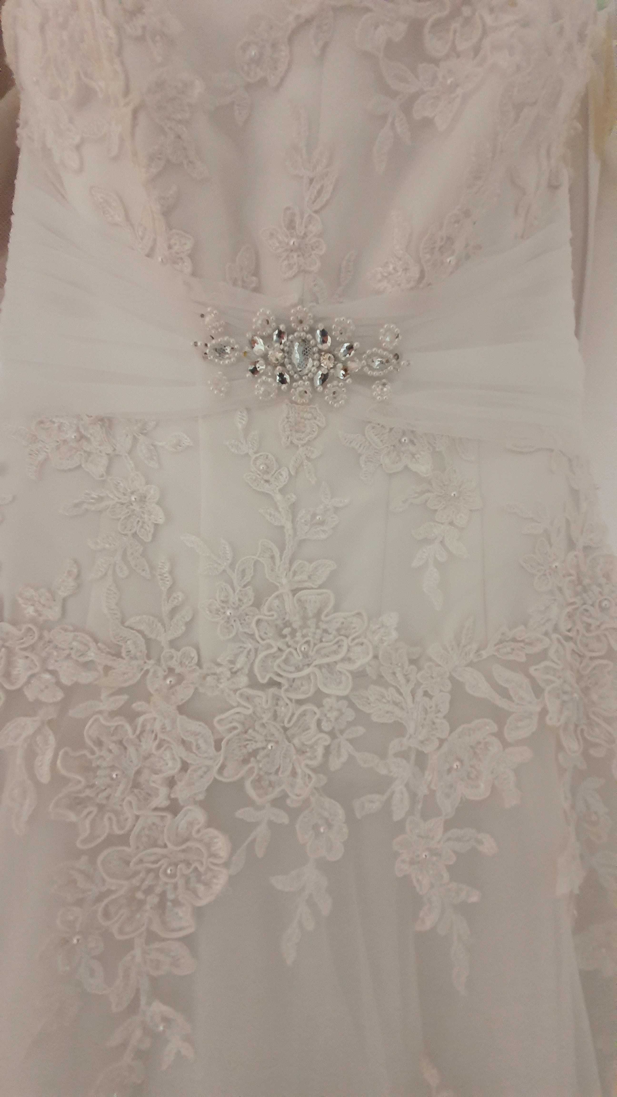 Przepiękna suknia z kryształkami Swarovskiego S na 164