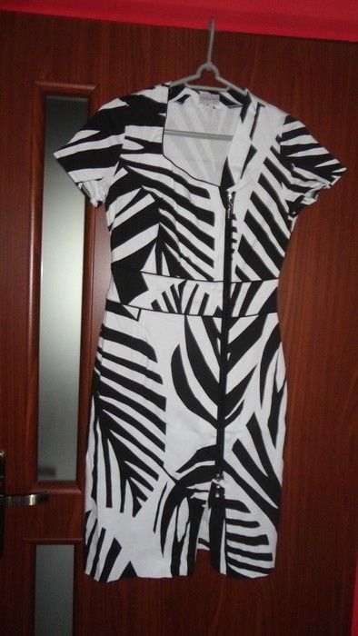 Piekna sukienka 'Zebra" roz 40