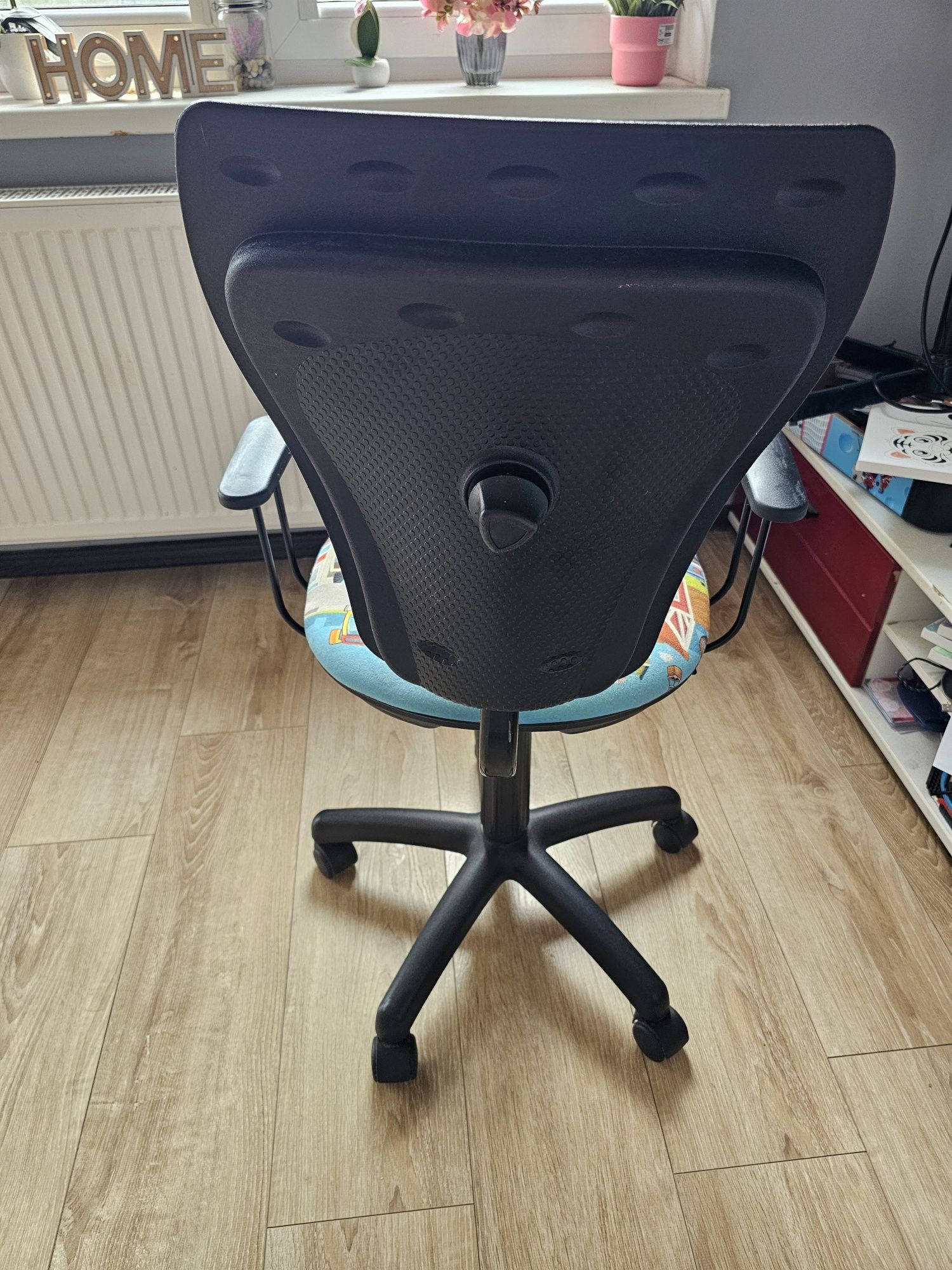 Sprzedam krzeslo obrotowe dla dziecka