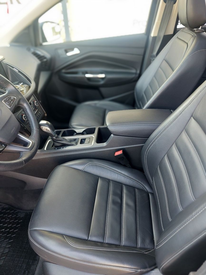 Piękny Ford Escape *TITANIUM *  BENZYNA * AUTOMAT * 63000 km * 2019 Ro