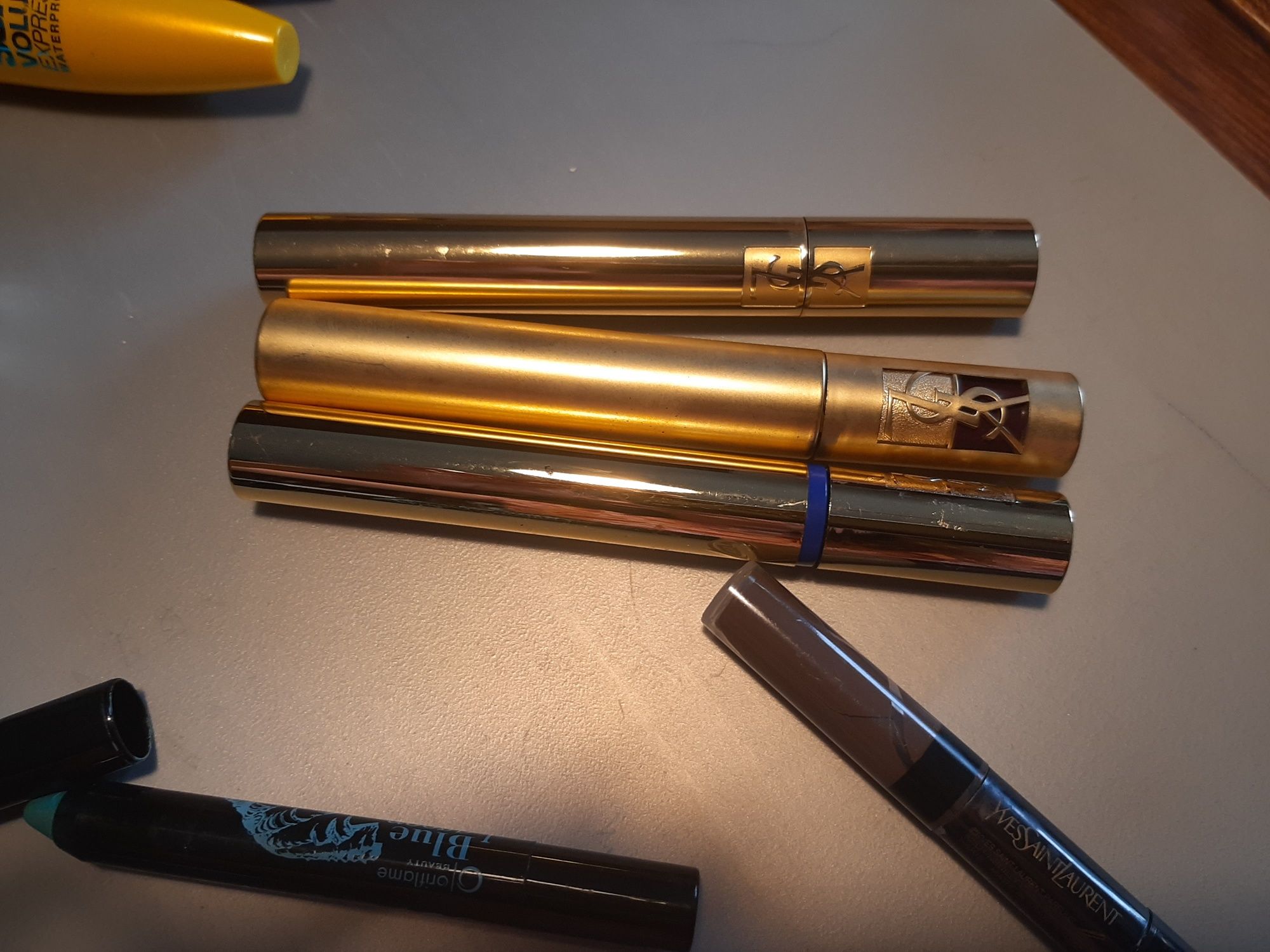 Rimel variado, eyeliner, lápis, YSaintLaurent,  Loreal, Lâncome,..