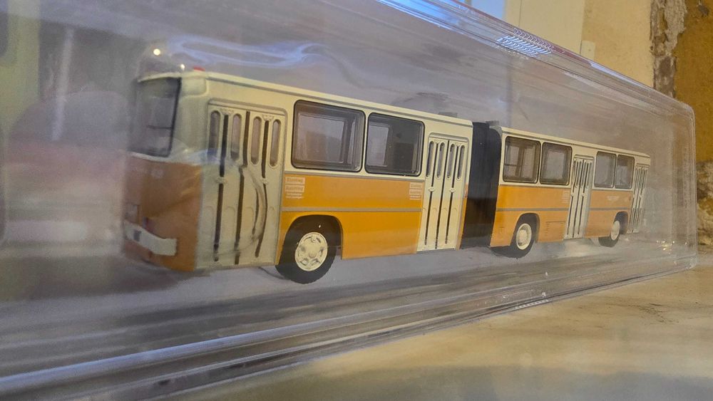 IKARUS 280.02 Brekina 1:87 w gablotce