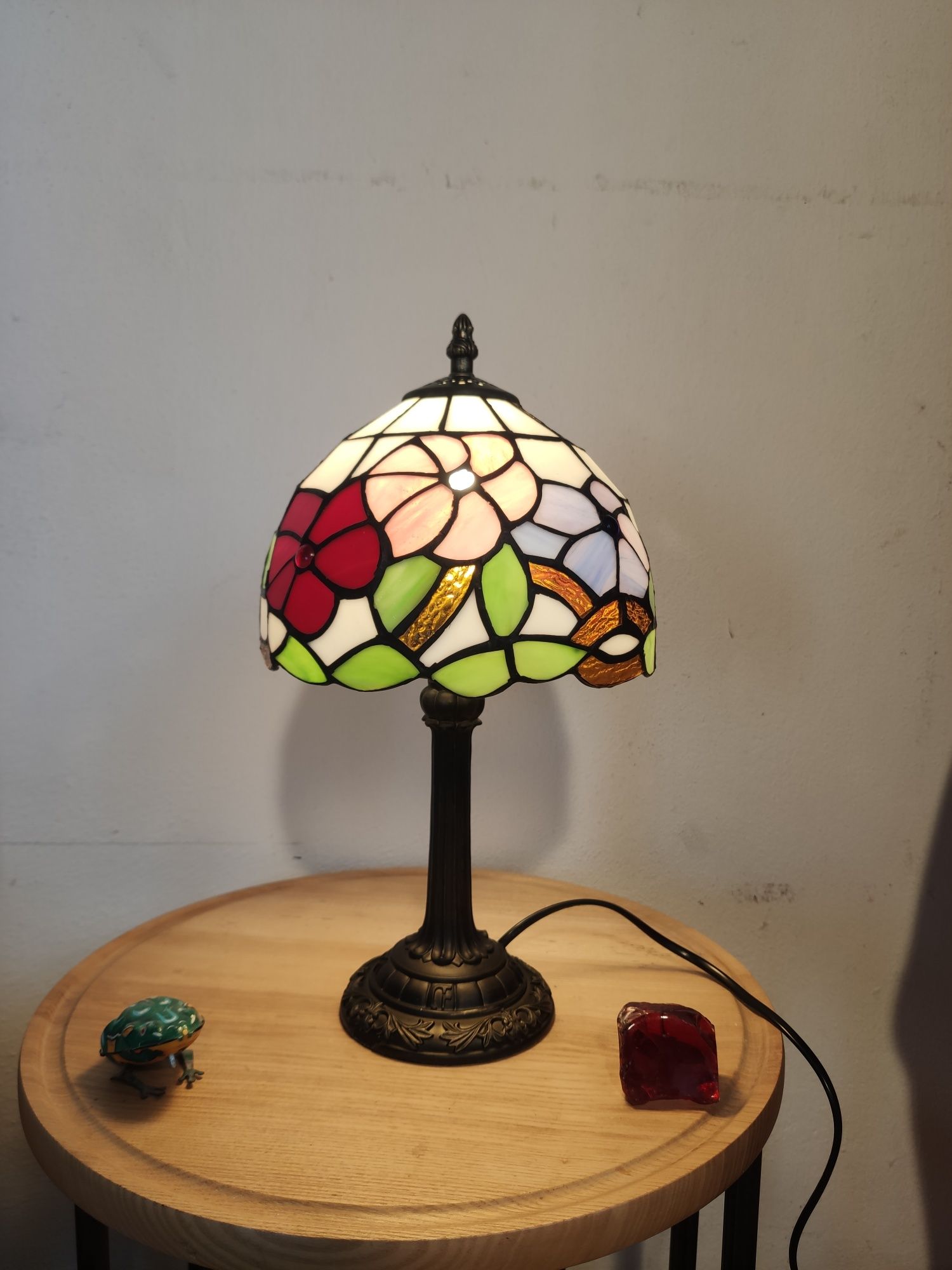 Lampa witrażowa w stylu Tiffany