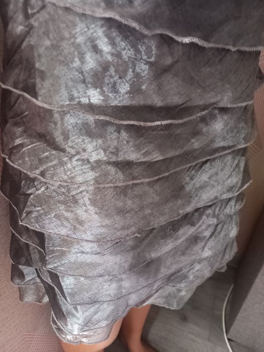 Нарядное  серое платье