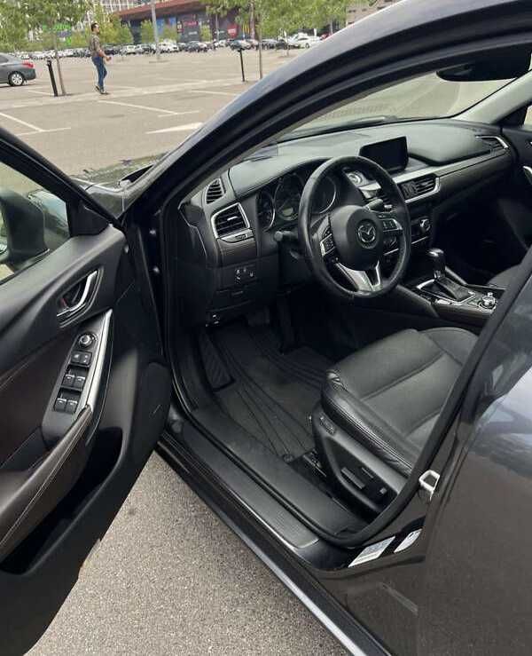 Mazda 6 2015 2.5 бензин автомат
