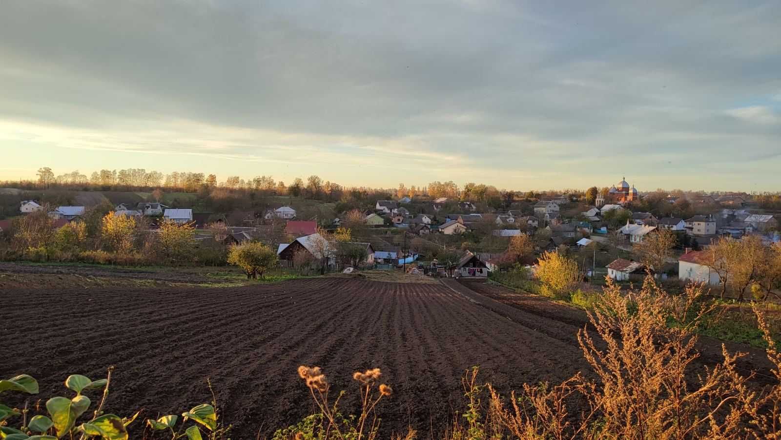 Земельна ділянка ОЖБ ( 25 сот ), з знесеним будинком с. Неслухів