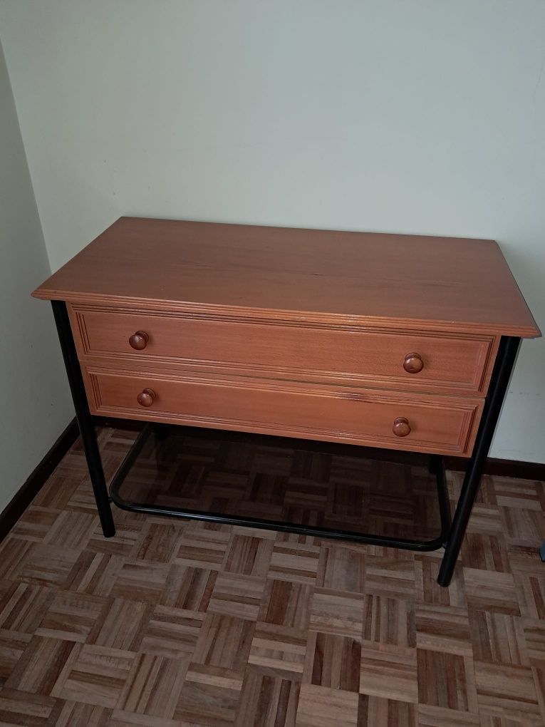 Cómoda com 2 gavetas de madeira
