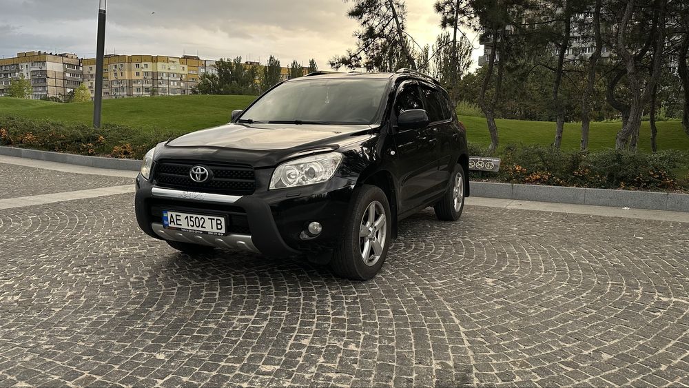 Продам Toyota RAV4 | 2.0 газ/бензин | Ухоженный кроссовер