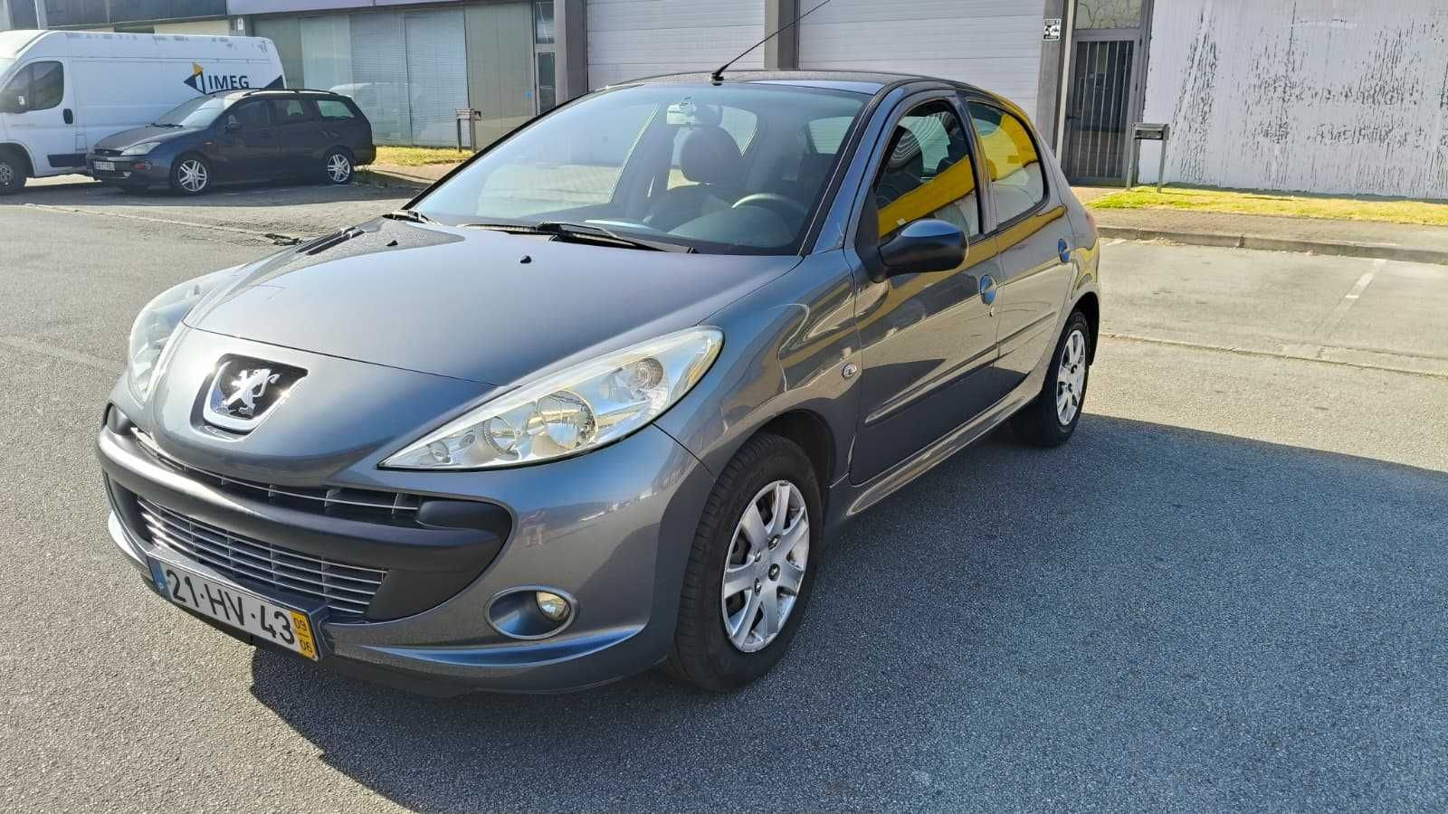 Peugeot 206+ 1.1 Trendy Gasolina – Setembro 2009