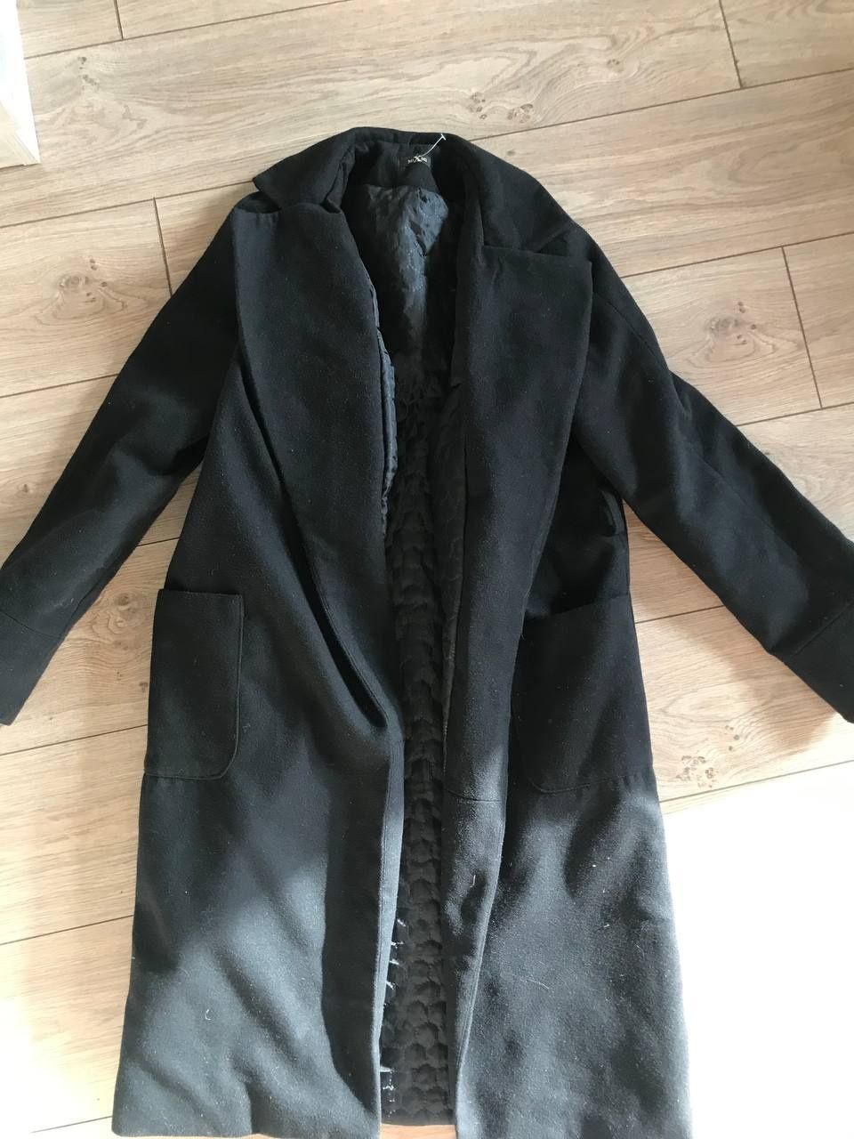Чорне пальто розміру М
