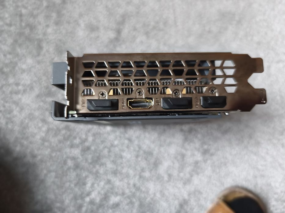 Gigabyte RTX 3050 8gb