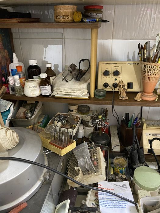 Продам зуботезнический стол, инструменты, компрессор, печка Programat