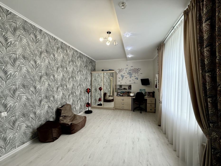 Будинок у нагірній частині міста, район ресторану «Armenia»