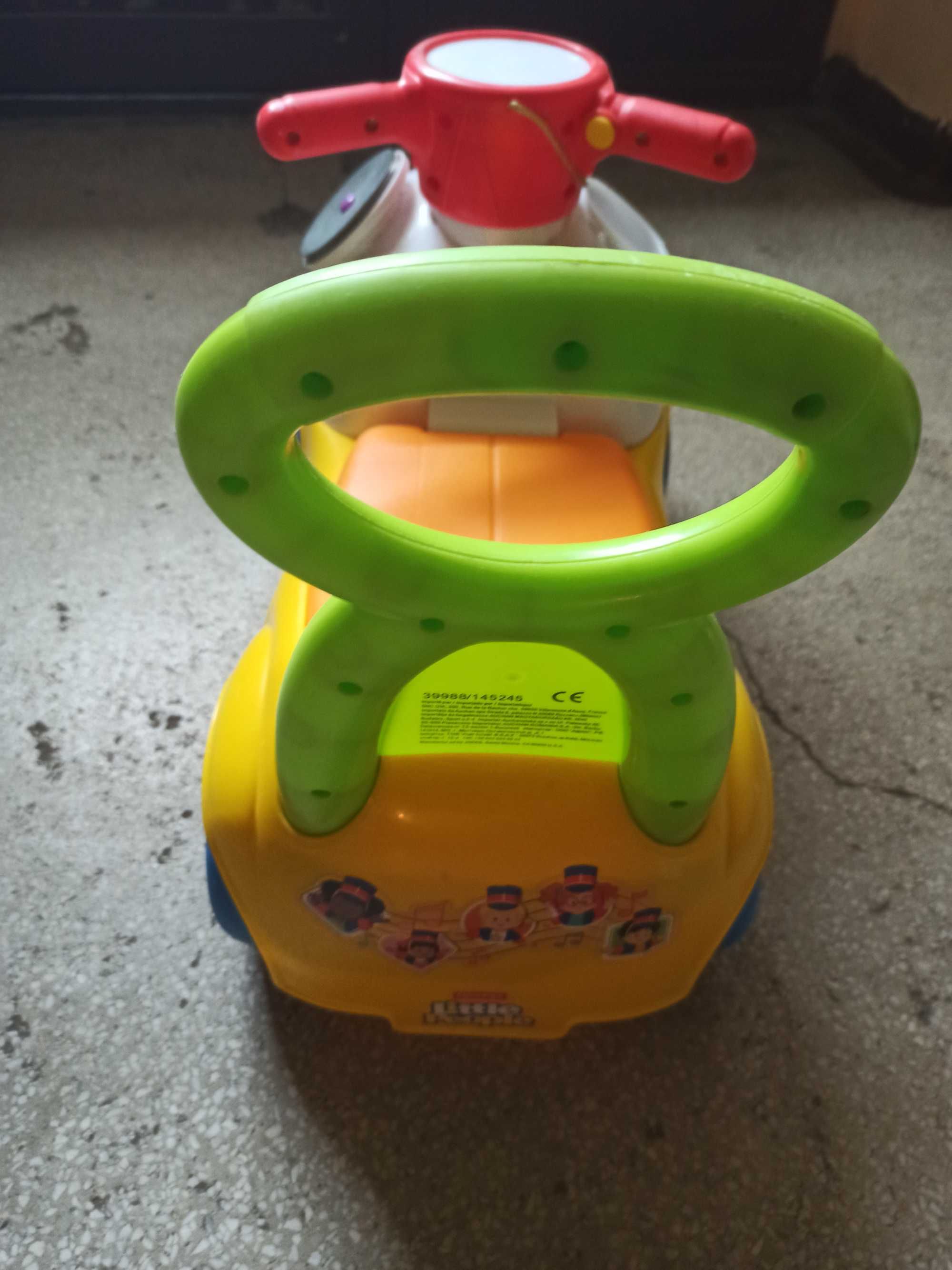 Autko, jeździk fisher price