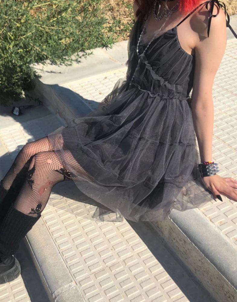 Sukienka gotycka M tiulowa