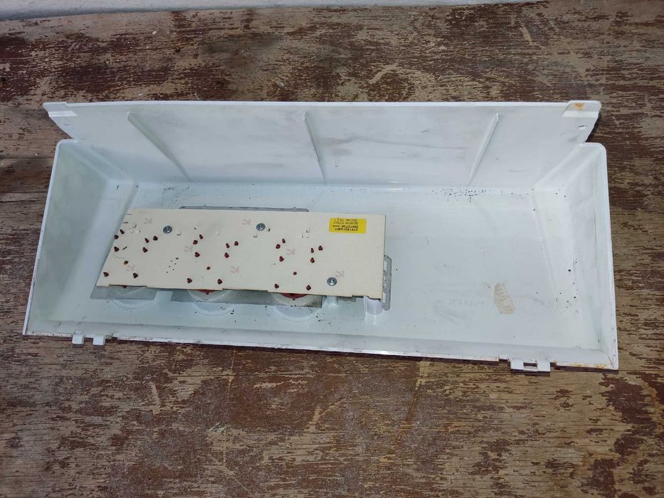 Панель управления Indesit WITL106