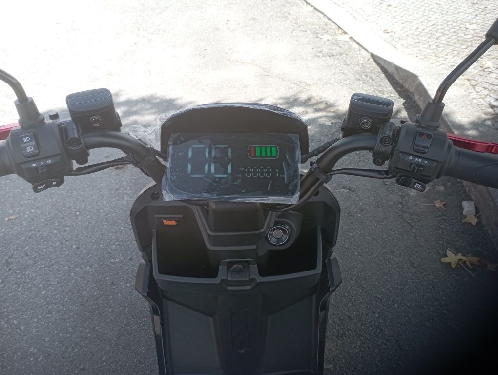 Bicicleta tipo mota scooter eléctrica Raider S4 PRO 72V 20Ah SLA Lítio
