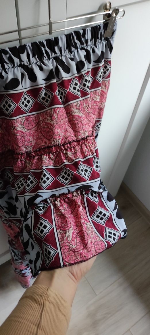 Asymetryczna spódnica Varlesca