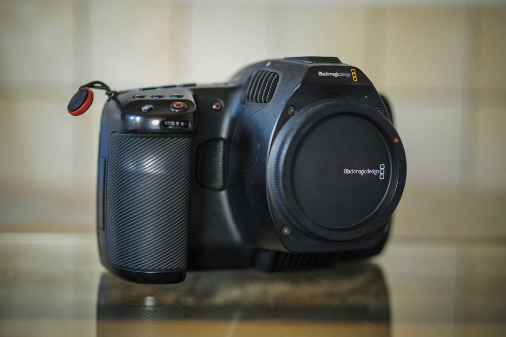 Blackmagic Pocket Cinema Camera 6K Pro (Super 35) + klatka TILTA