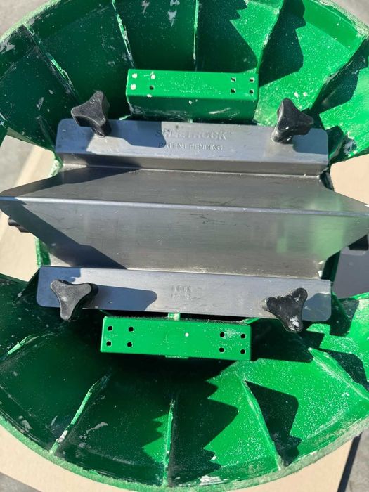 Hopper – dozownik do szybkiego nakładania masy na profile narożnikowe