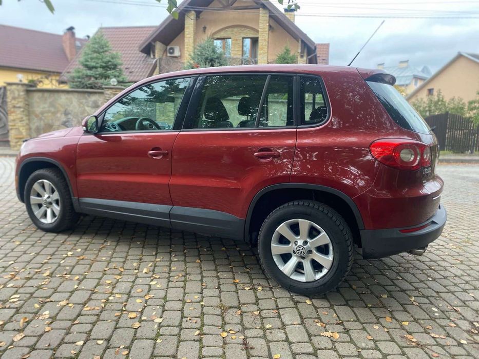 Volskwagen Tiguan 4*4 2011р. 2.0 бензин