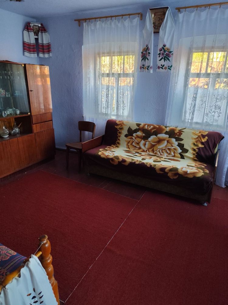 Продається ділянка з будинком