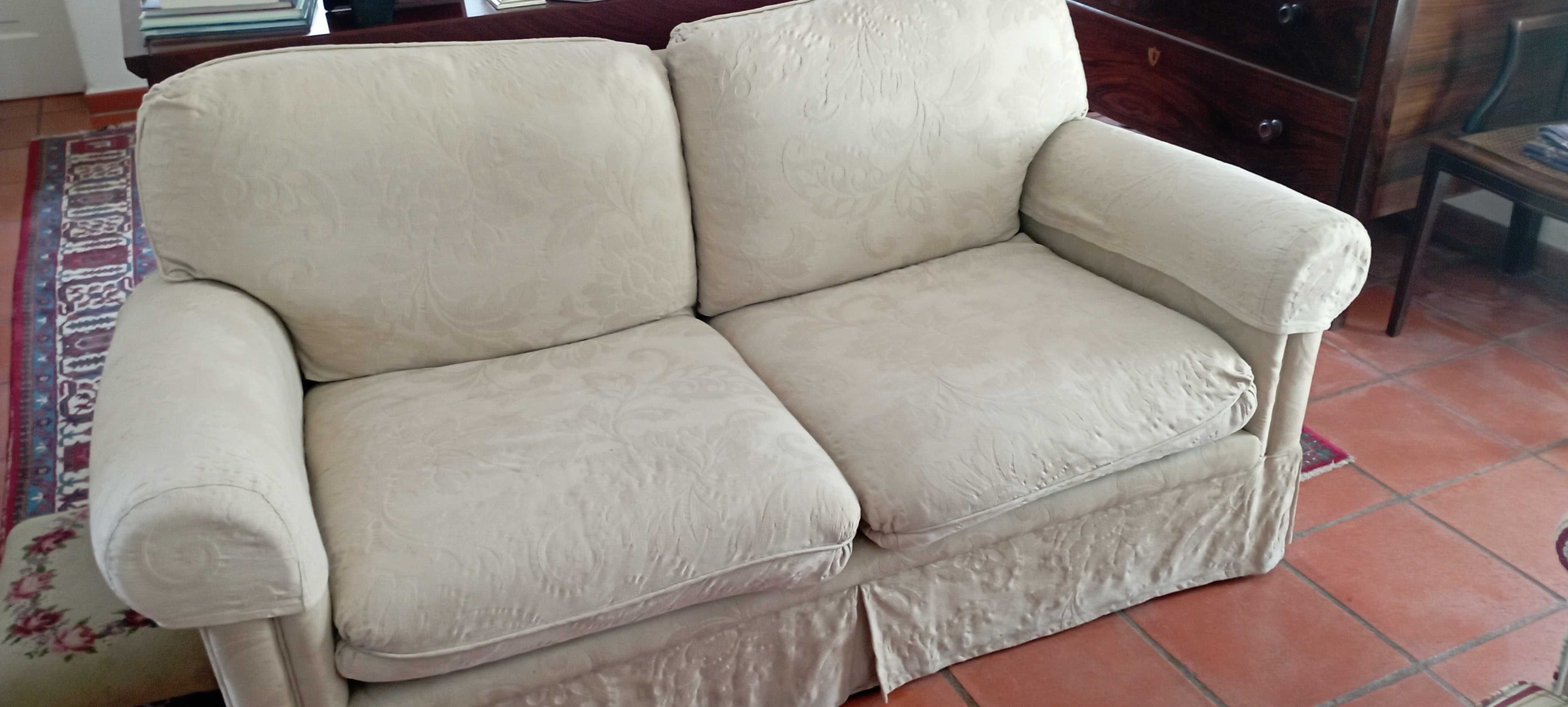 Sofá de 2 lugares