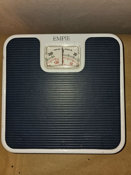 Продам весы напольные механические.